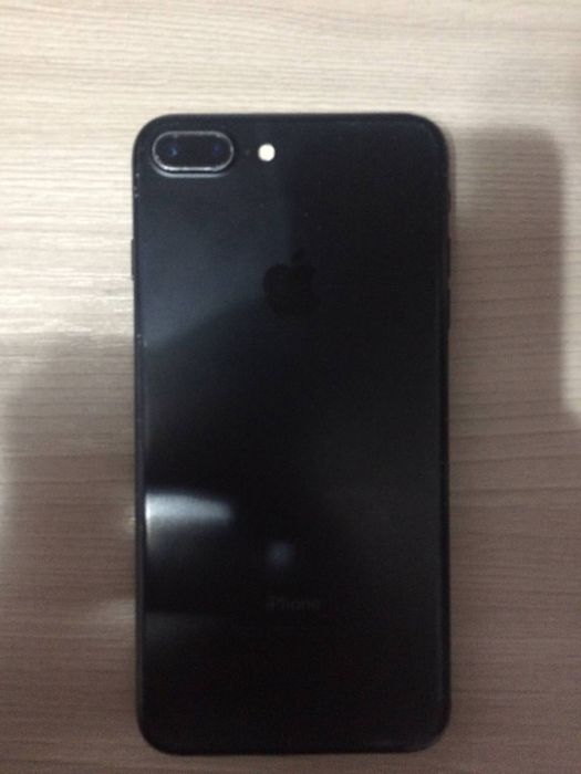 Продам Айфон 7 плюс