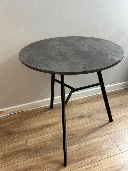 Стол отличного качества