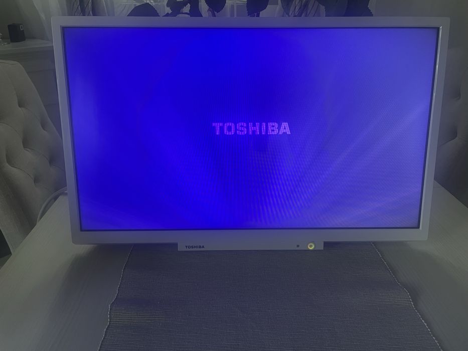 Televizor toshiba alb