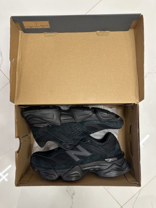 New Balance 9060 “Triple Black”