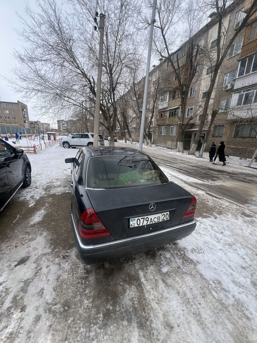 Продам машину Мерседес с180