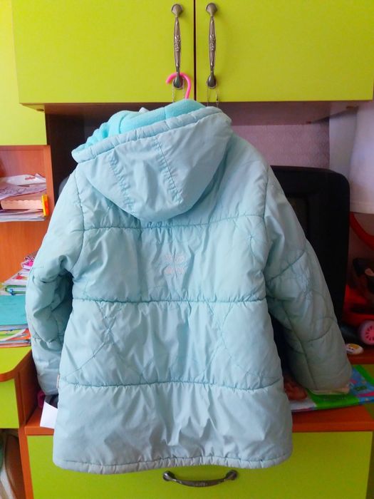 Продаётся  куртка для девочки