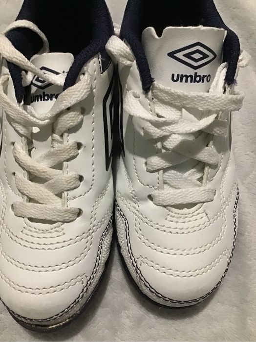 Обувки за футбол Umbro