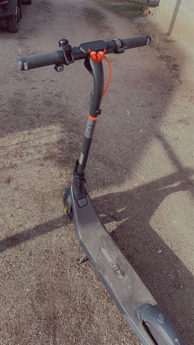 Vand trotineta elecrica merge foarte bine am si garntie la ea