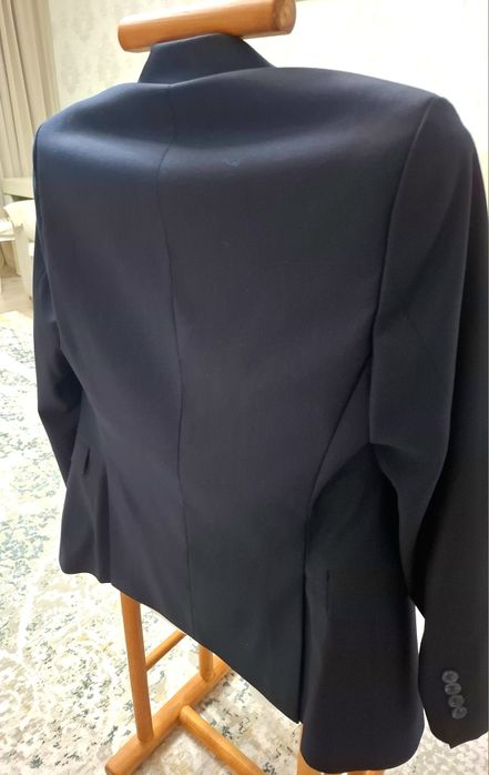 Продам костюм троика