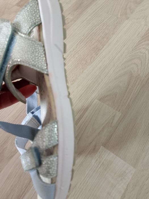 Sandale superfit