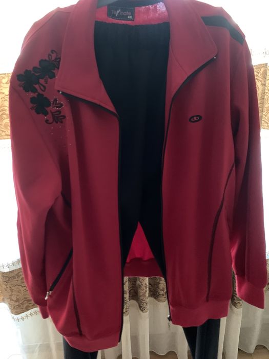 Женский костюм