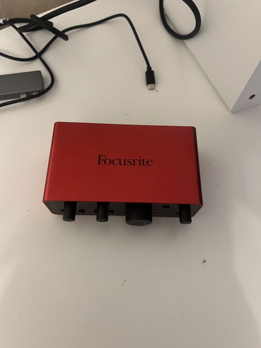 focusrite scarlett solo 4th Gen + Sennheiser HD 400S