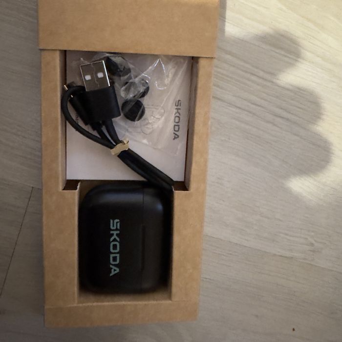 Vand casti wireless Skoda originale Noi