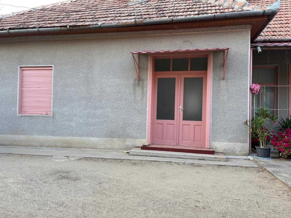 Casă de vânzare în Semlac - Preț avantajos