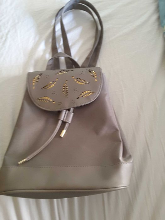 Дамска нова раничка