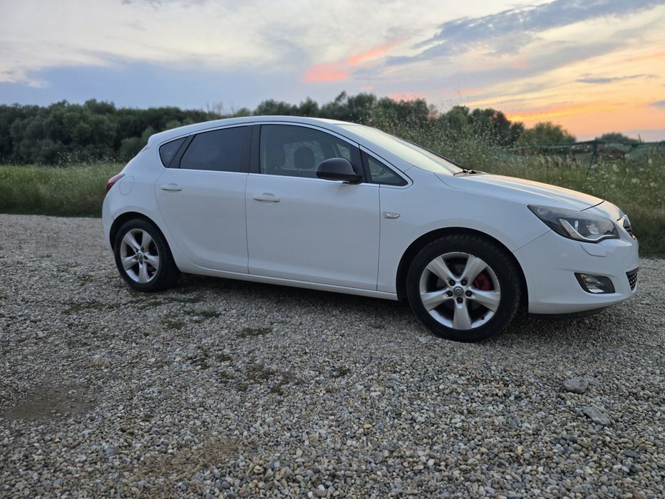 Opel Astra J 2010 | 1.6 Turbo 180 CP | Doar 100.000 KM reali | Dotări de top