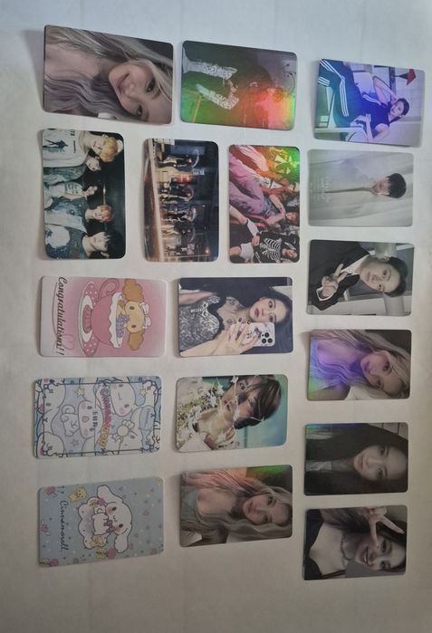 Карты с айдолами.