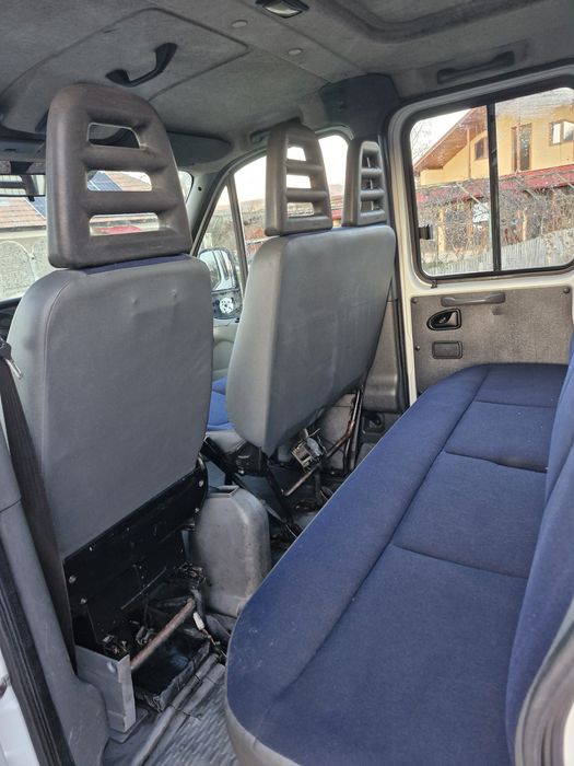 Iveco Daily 7 locuri , 5000kg