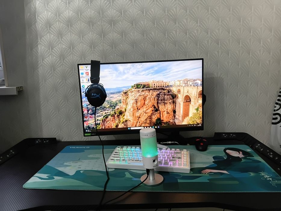 Комьютер с комплектом