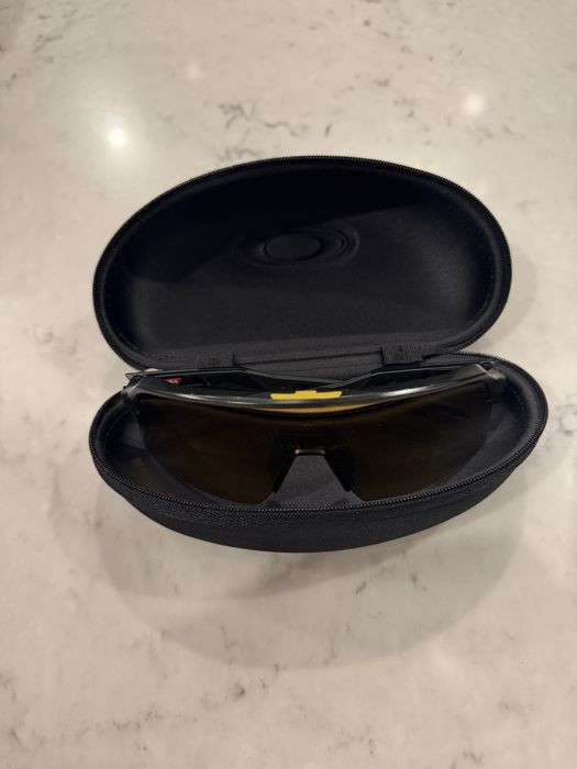 Очки спортивные Oakley Sutro Lite