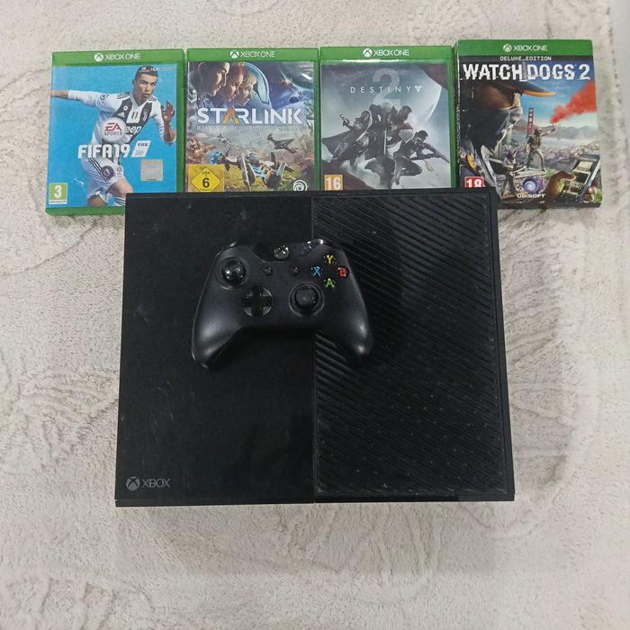 Продава се Xbox one в отлично състояние