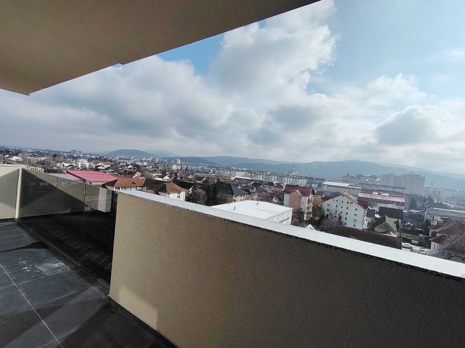 Închiriez Apartament