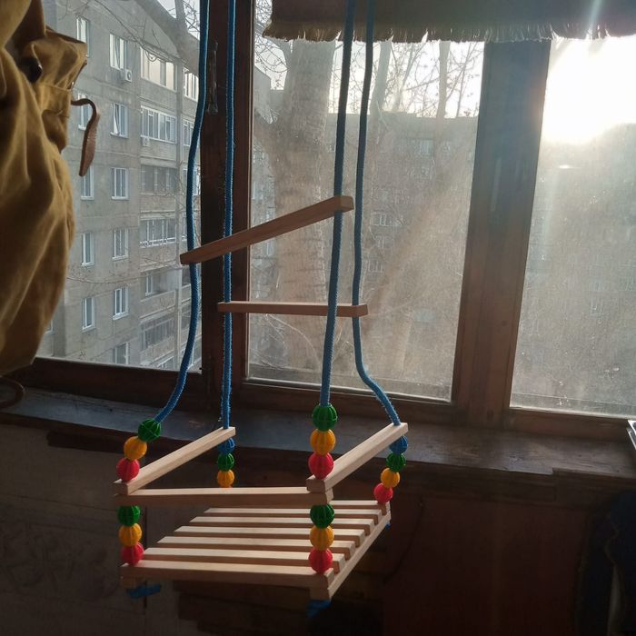 Продам детскую качелю !