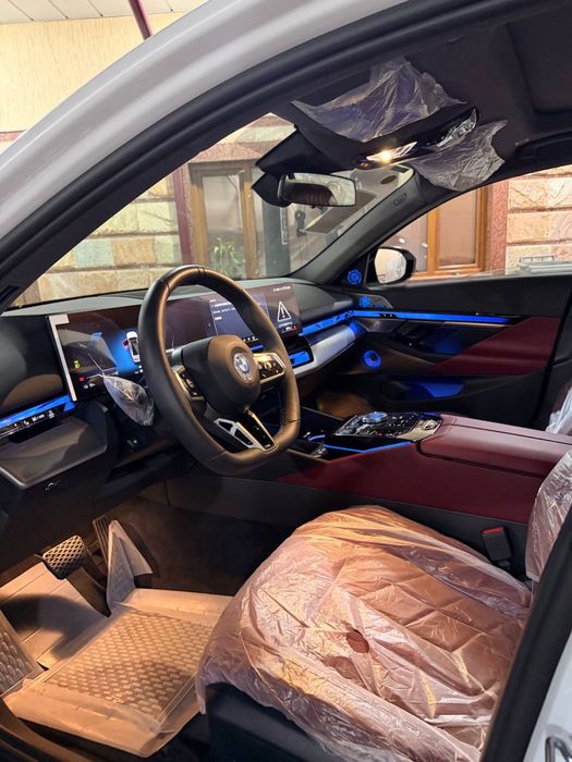 BMW i5 35L 2025 bez probeg
