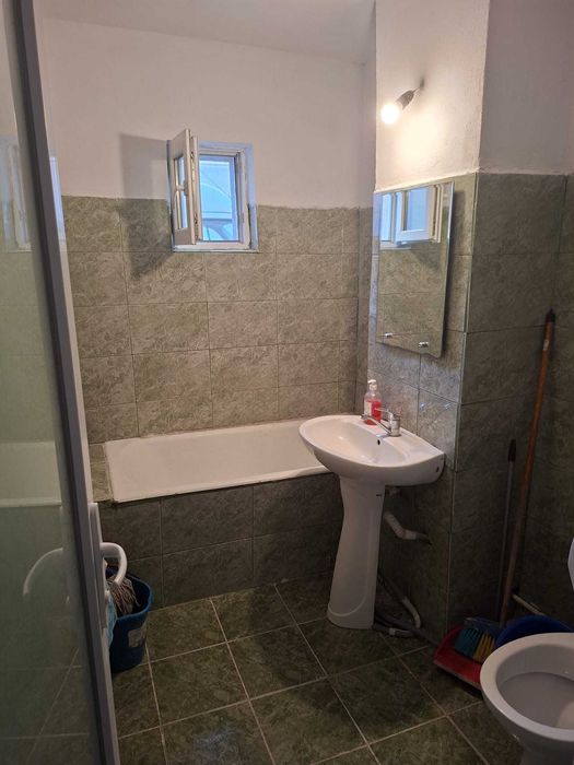 Închiriez apartament 2 camere
