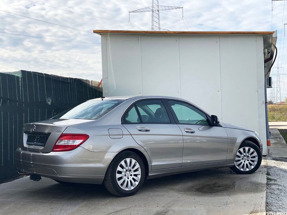 Mercedes ..C220,