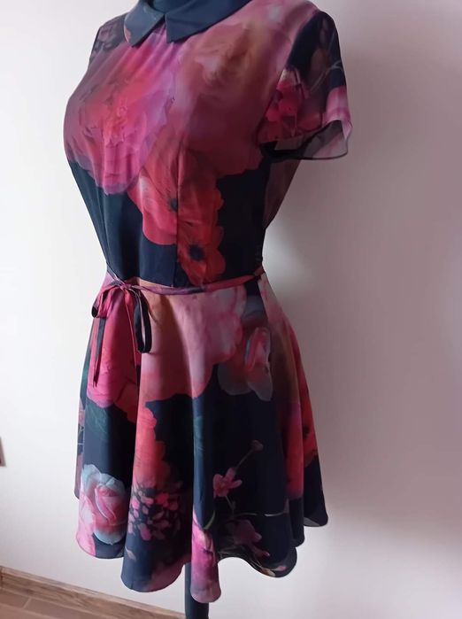 НОВА !!! Лятна рокличка на Ted Baker