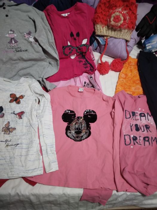 Vând hăinuțe pentru copiii 4-14 ani