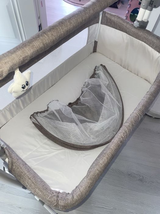 Продам манеж-кровать