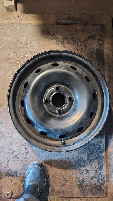 Диск ровный в отличном состоянии. Подходит на шевроле- кобальт. ларгу