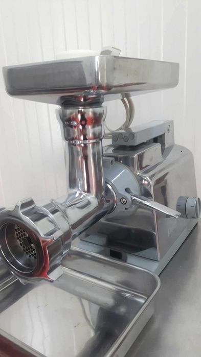 Професионална месомелачка