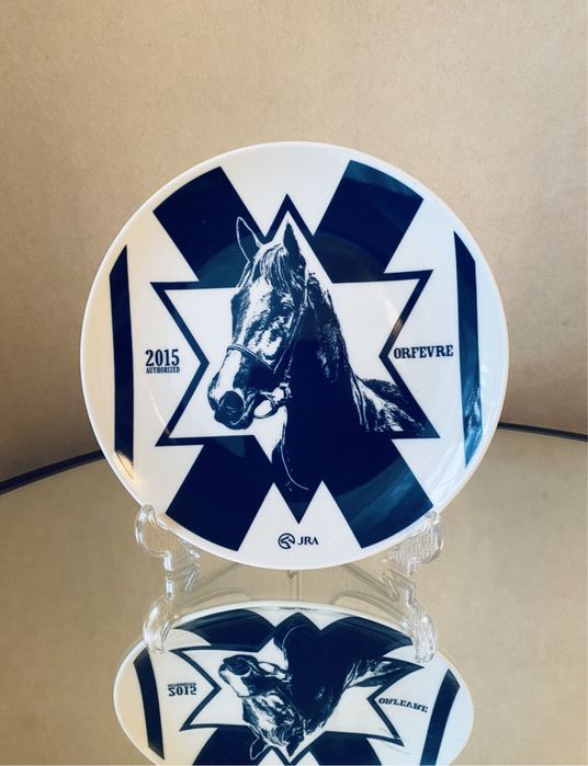 Тарелки Лошади