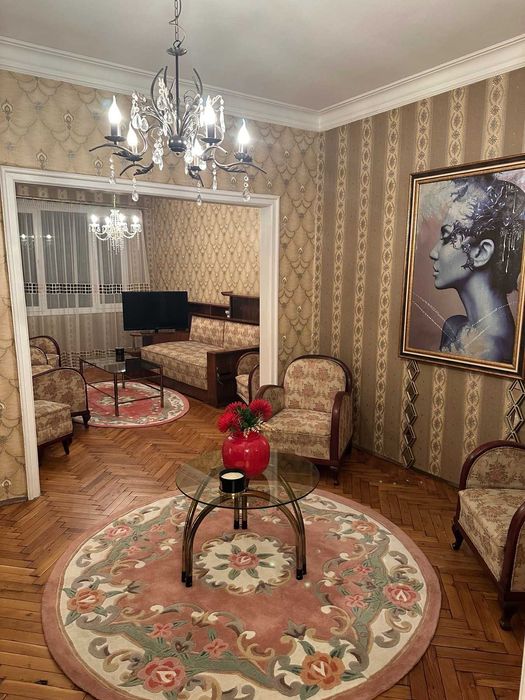 Дава се под наем Тристаен апартамент в София, Център - 100 кв.м за 847.62 € - Снимка #7