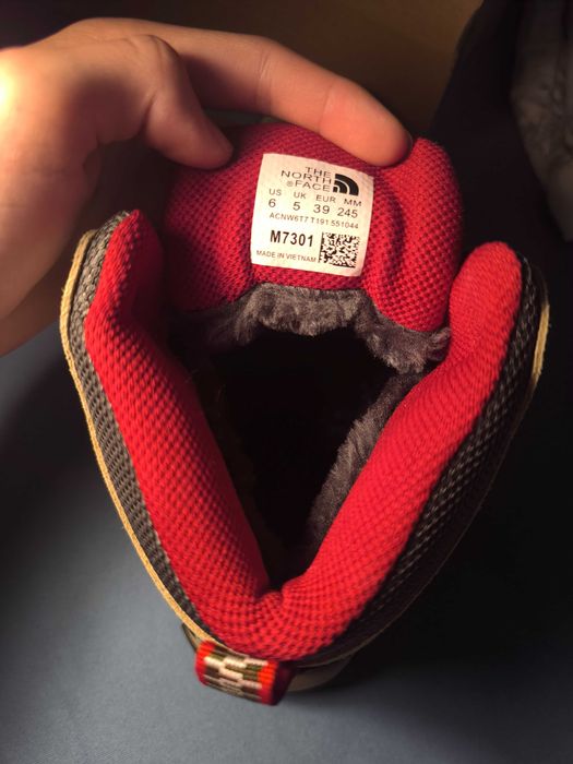 Ботинки зимние The North face 39 размер