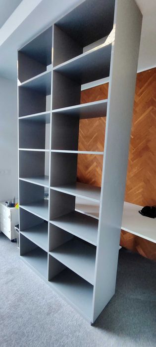 Шкаф с размери 257х122х40см