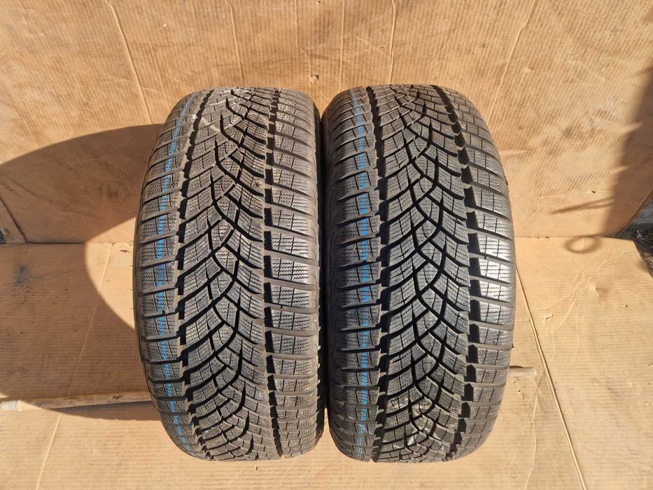 2 Goodyear R17 235/50
Зимни гуми 
DOT4319