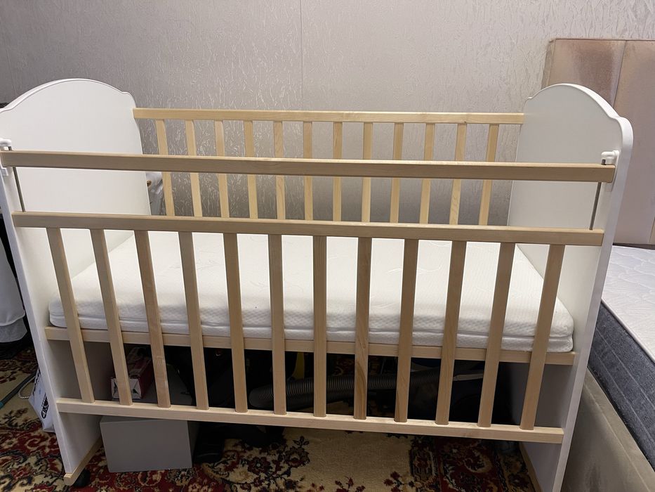 Детская кроватка