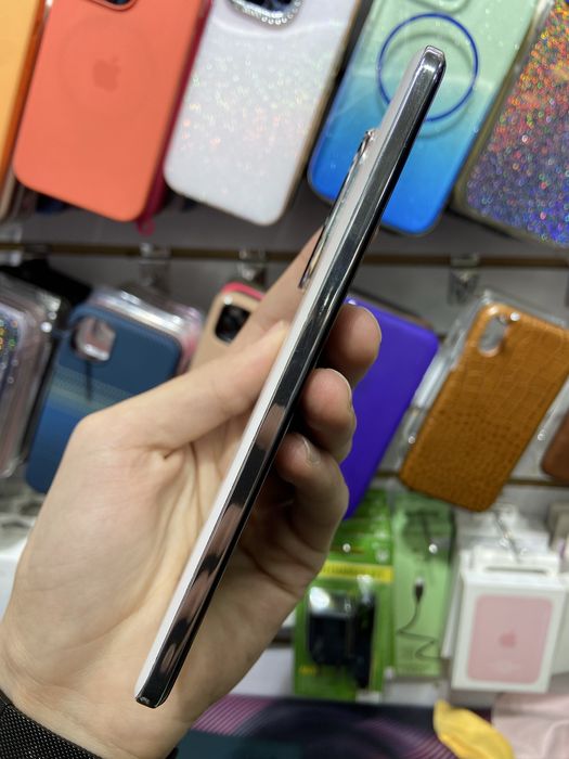 Honor 200 8/256 ideal