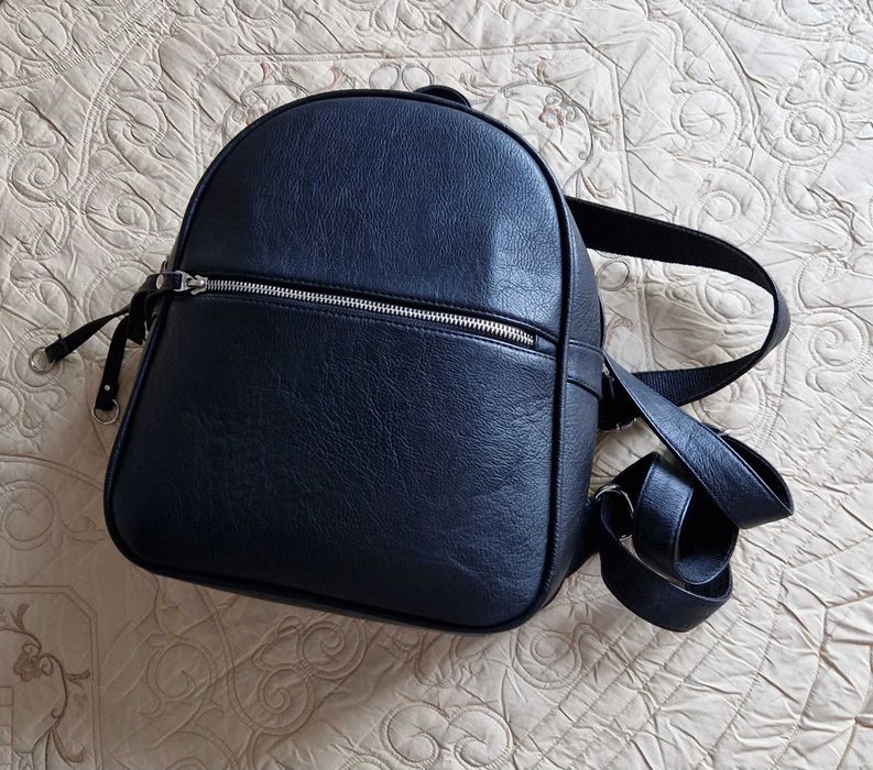 Черный рюкзак кожзам