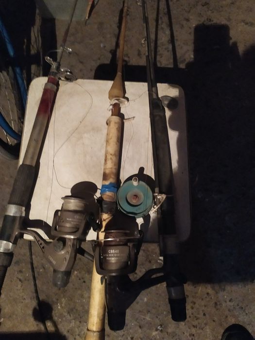 Продам три удочки.