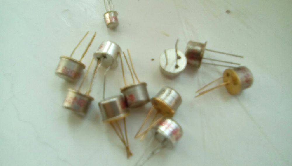 Tranzistor KT922 B pentru statii si BF;2N,BFX;BFY;2N3055 si alte piese