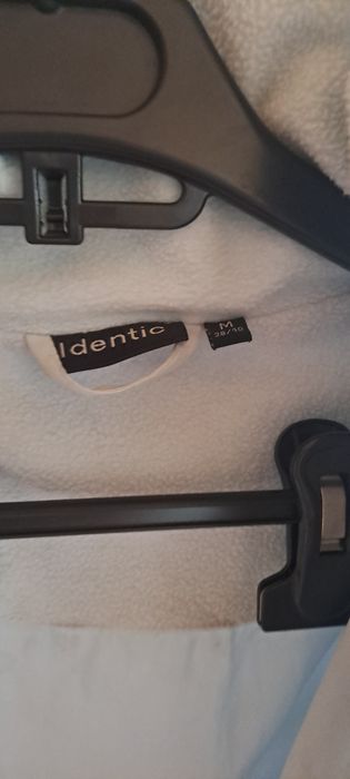 Geaca albastra nepurtata