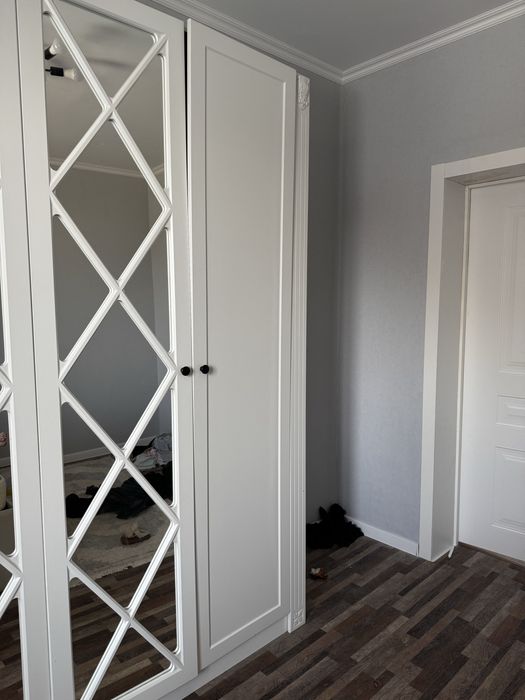 Шкаф с зеркалом в отличном состоянии