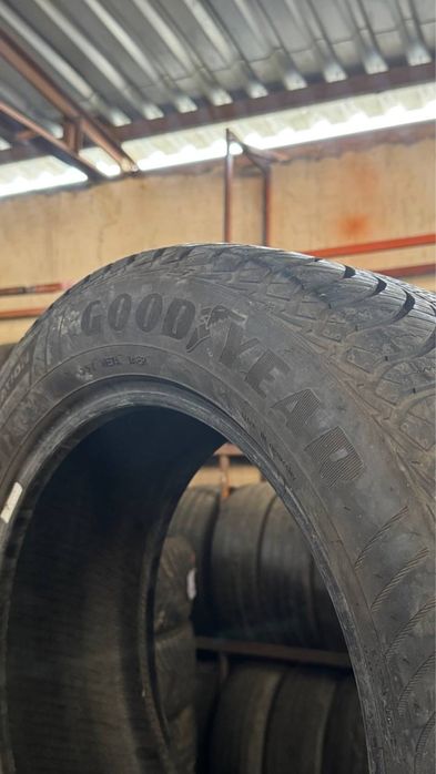 235/55 R17 103H Goodyear