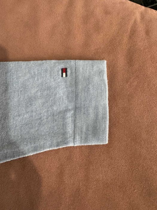 Pulover barbati Tommy Hilfiger bleu masura L (real este M)