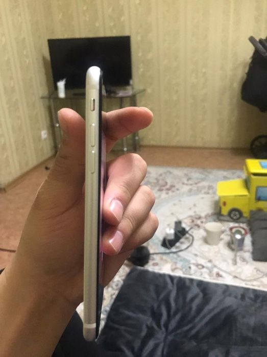 Iphone se 2 белый 64