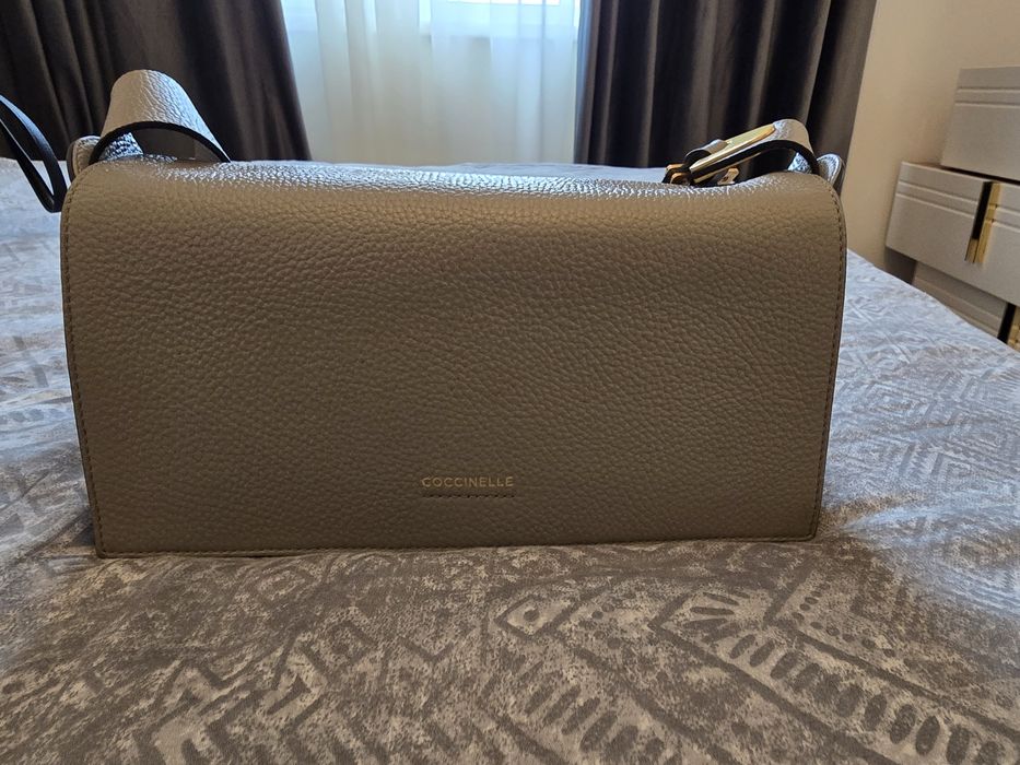 Geanta din piele naturala Coccinelle