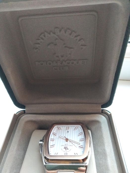 Часы наручные продам