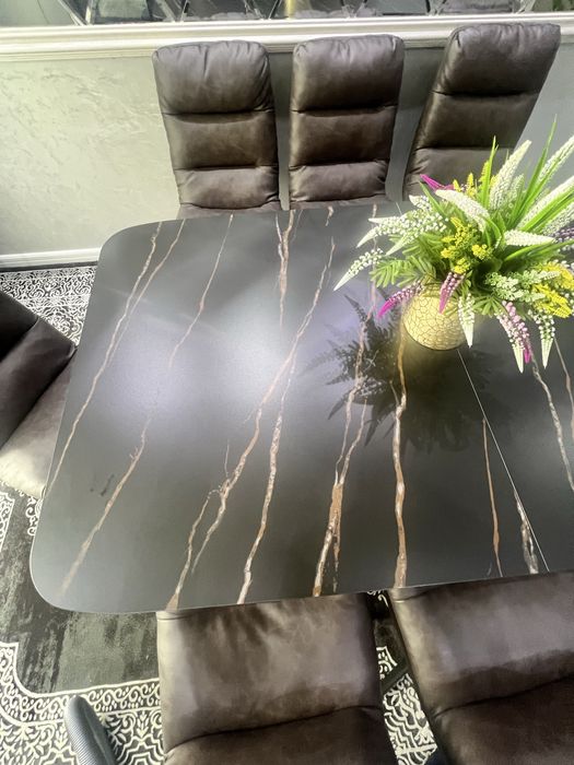 Продаю стол со стульями,производство Китай