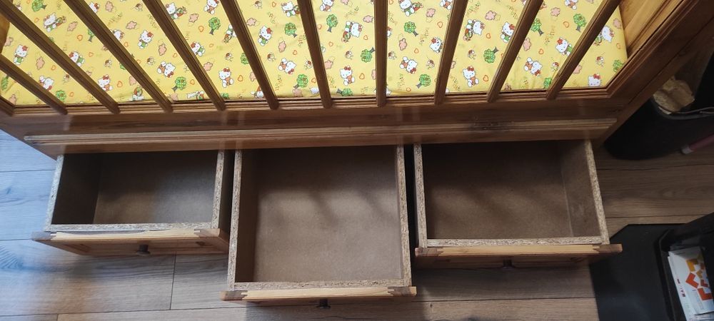 Детско креватче от чисто дърво (чам)